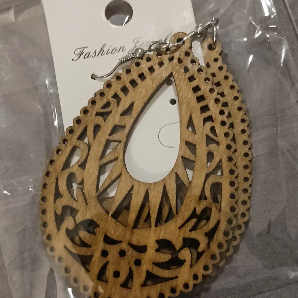 NWT!!! Handmade Wooden Earrings Bundle (14prs) - Picture 3 of 16